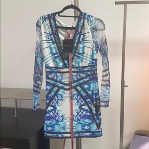 Super cute dress never worn!